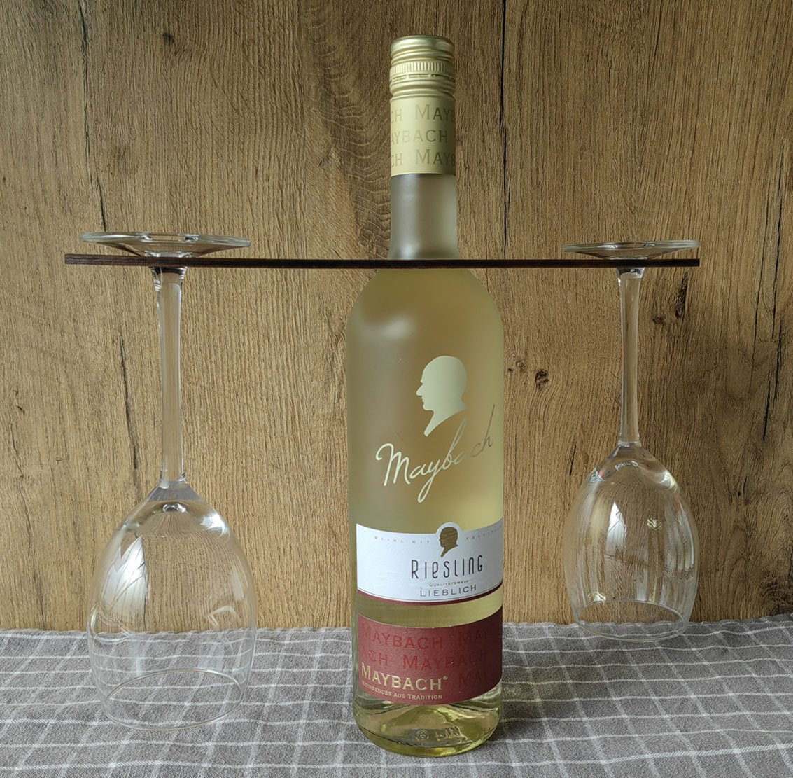Weinbutler aus Holz | Weinglashalter für zwei Gläser & eine Weinflasche 